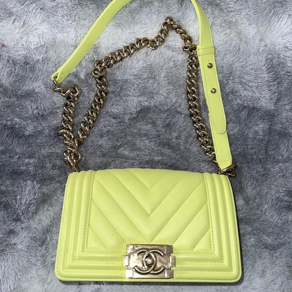 CHANEL Calfskin Chevron Quilted Small Boy Flap Light Green - Picture 7 of 10